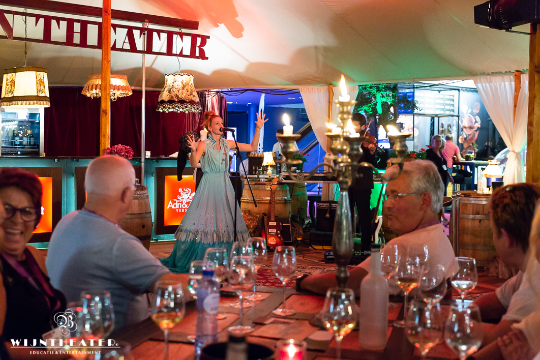 dans en mimiek in het Wijntheater